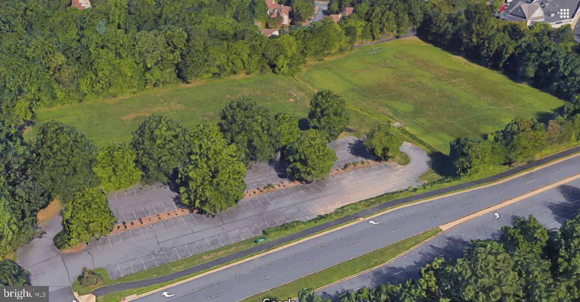 1591 Woodcrest Drive Reston, VA 20194 - Photo 26 of 33 Lake Newport Soccer Fields