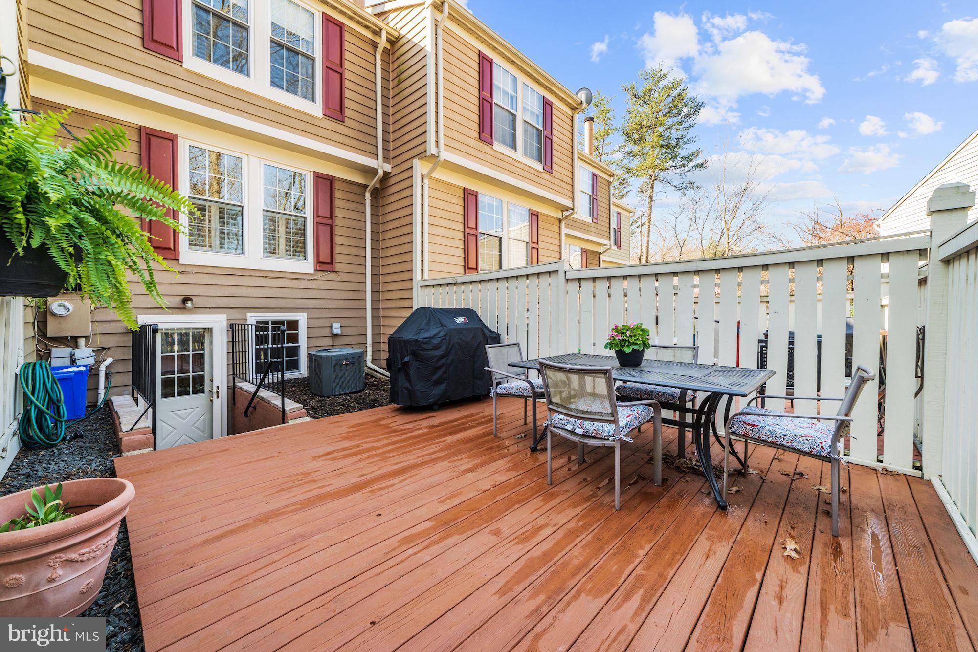 1591 Woodcrest Drive Reston, VA 20194 - Photo 4 of 33