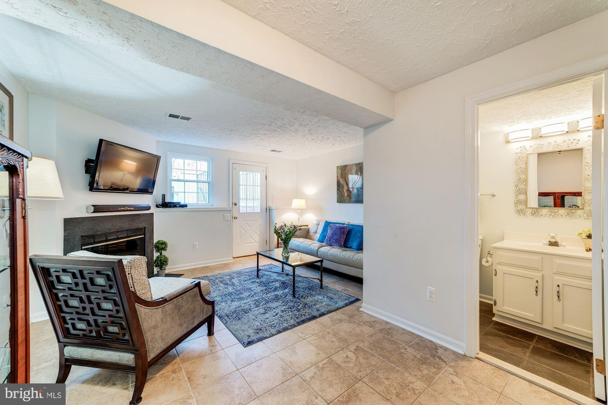 1591 Woodcrest Drive Reston, VA 20194 - Photo 7 of 33