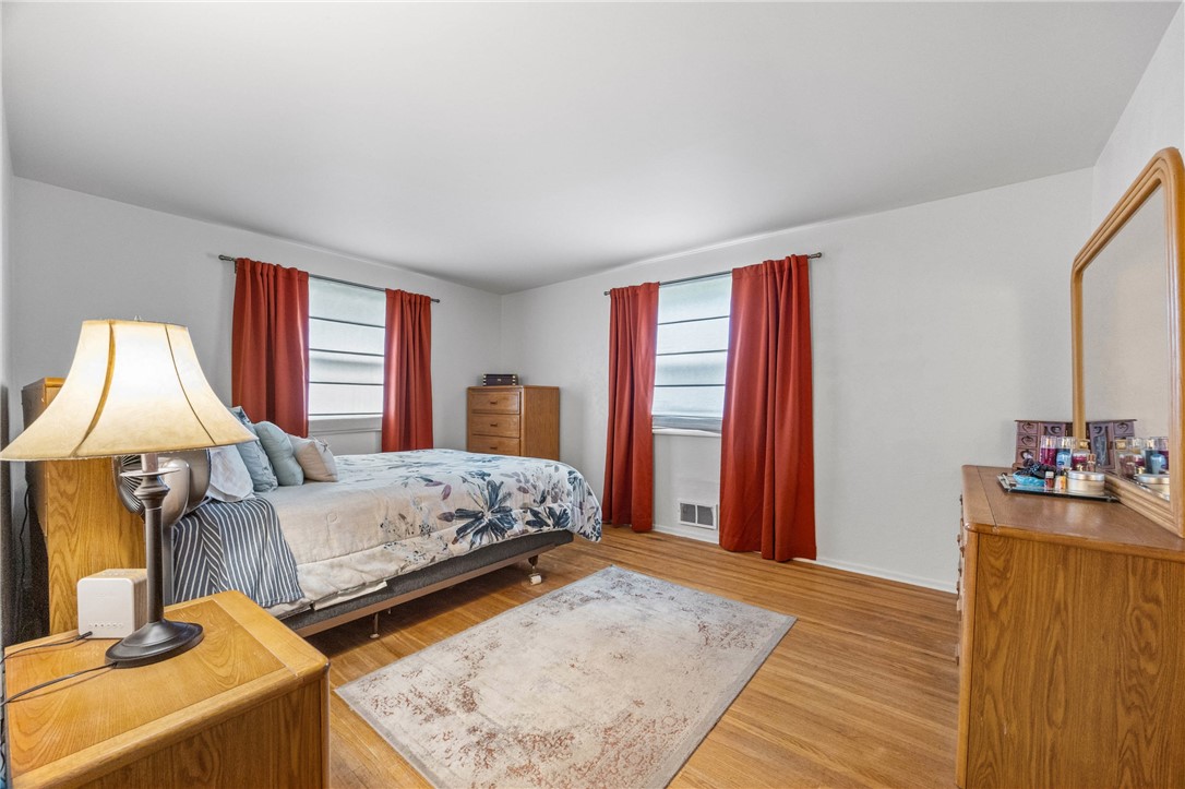 744 English Road Greece, NY 14616 - Photo 23 of 36
