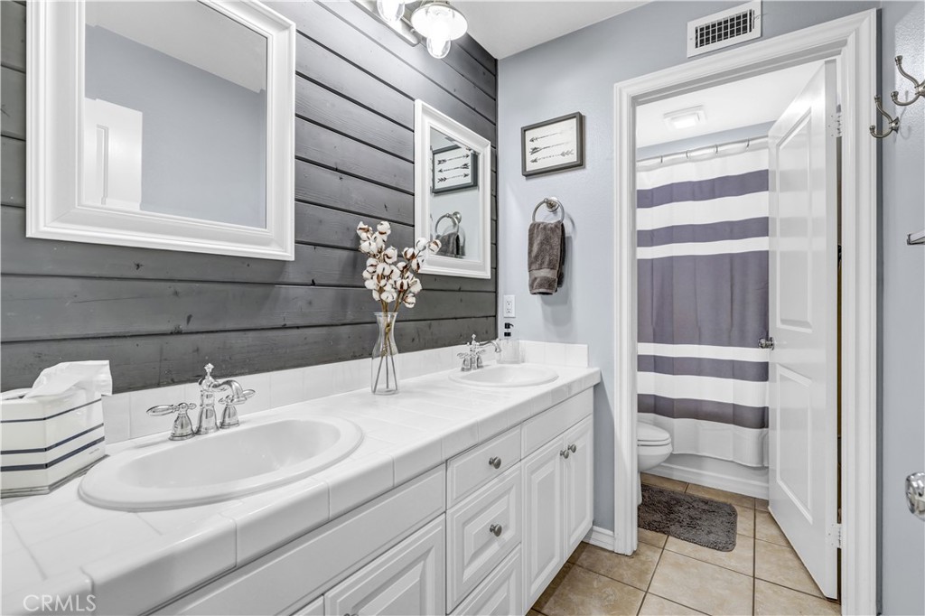 2 St Giles Court Ladera Ranch, CA 92694 - Photo 26 of 36 Upstairs full bathroom.