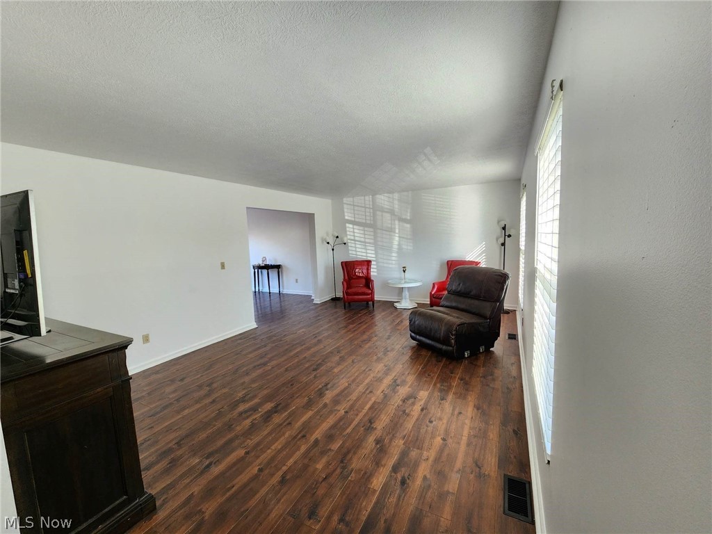 4024 Beckley Road Stow, OH 44224 - Photo 3 of 34 Gallery Image 3