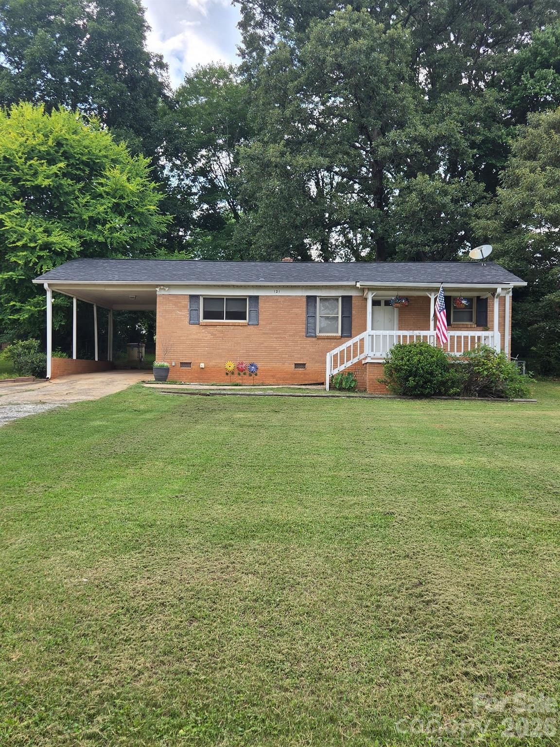 121 Randolph Road Dallas, NC 28034 - Photo 4 of 42