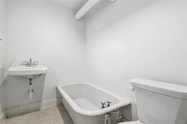 $2,200 | 218 Academy Avenue, Pittsburgh, PA 15228