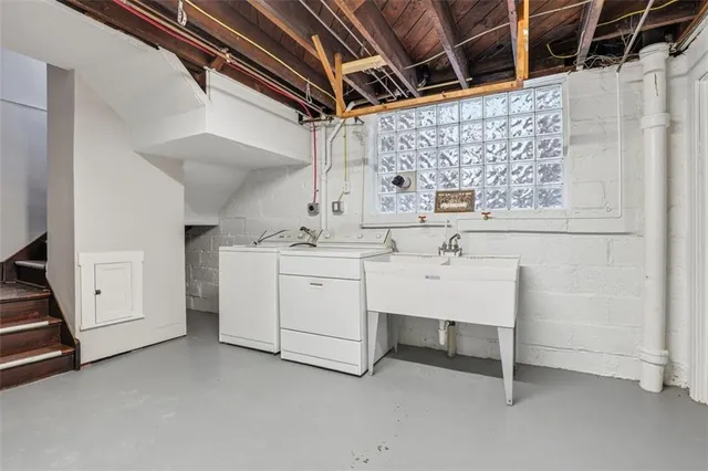 $2,200 | 218 Academy Avenue, Pittsburgh, PA 15228