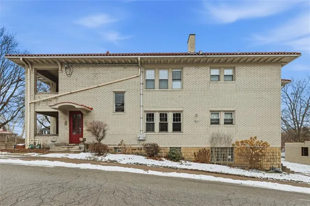 a view of a house with a outdoor space