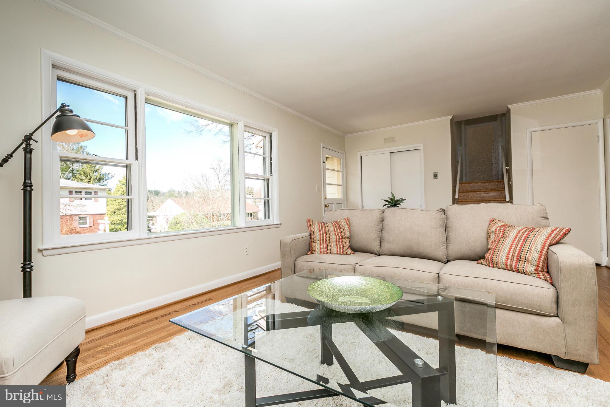7819 Ballston Road Baltimore, MD 21204 - Photo 7 of 30 Living Room