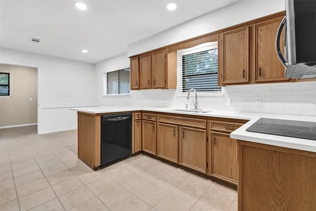 $289,990 | 302 Bayou View Drive, El Lago, TX 77586