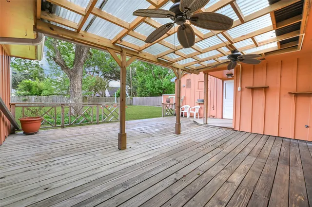 $289,990 | 302 Bayou View Drive, El Lago, TX 77586