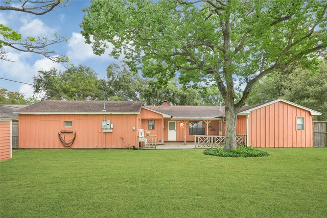 $289,990 | 302 Bayou View Drive, El Lago, TX 77586