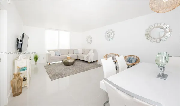 $5,000 | 3801 South Ocean Drive, Unit 7O, Hollywood, FL 33019