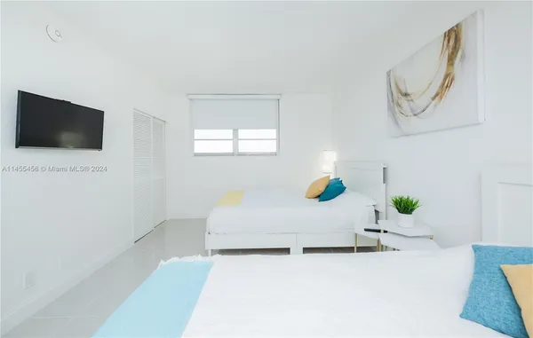 $5,000 | 3801 South Ocean Drive, Unit 7O, Hollywood, FL 33019