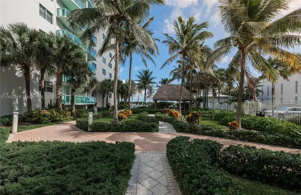 $5,000 | 3801 South Ocean Drive, Unit 7O, Hollywood, FL 33019