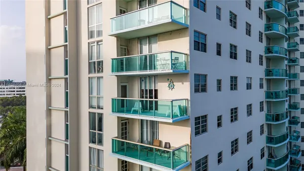 $5,000 | 3801 South Ocean Drive, Unit 7O, Hollywood, FL 33019