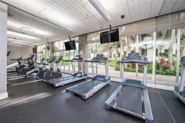 $5,000 | 3801 South Ocean Drive, Unit 7O, Hollywood, FL 33019