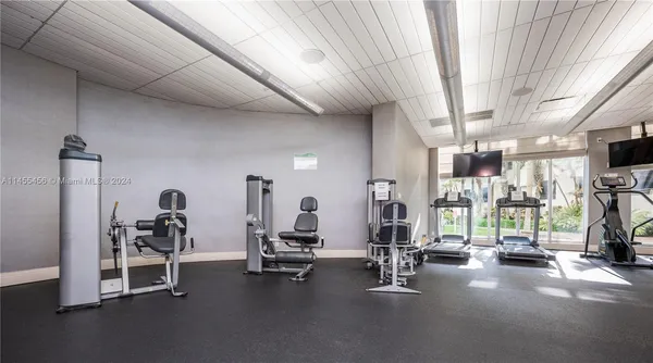 $5,000 | 3801 South Ocean Drive, Unit 7O, Hollywood, FL 33019