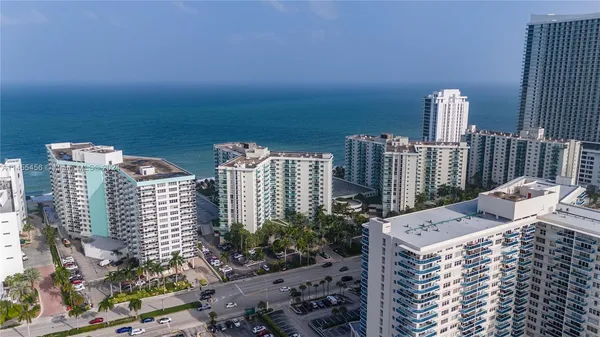 $5,000 | 3801 South Ocean Drive, Unit 7O, Hollywood, FL 33019