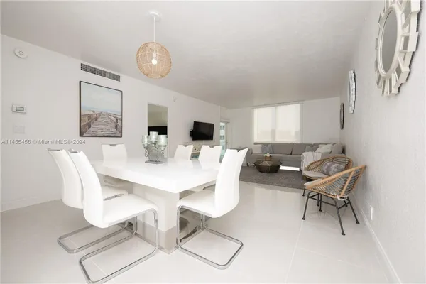 $5,000 | 3801 South Ocean Drive, Unit 7O, Hollywood, FL 33019