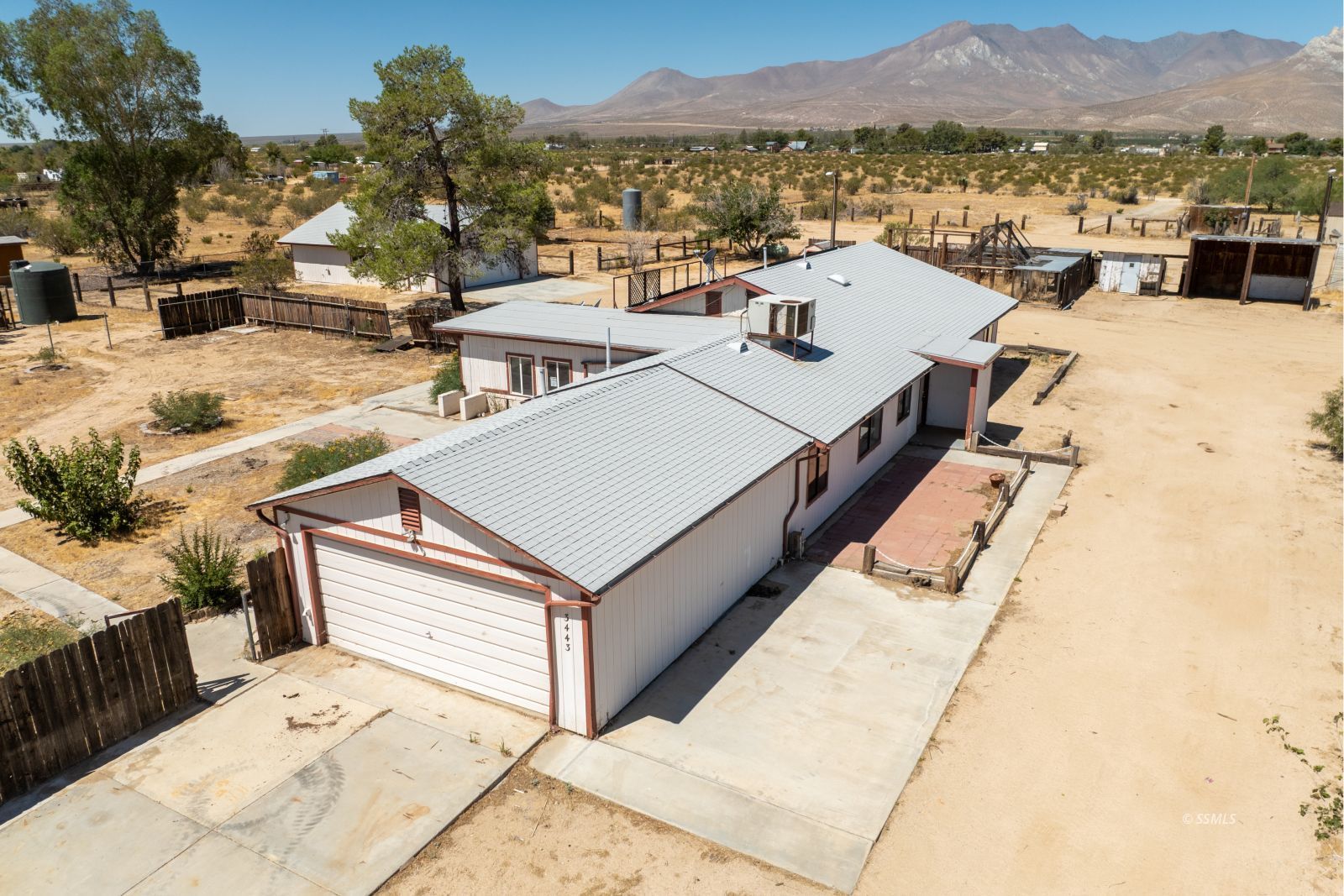 3443 3rd Street Inyokern, CA 93527 - Photo 3 of 24 a view of a terrace with sitting area