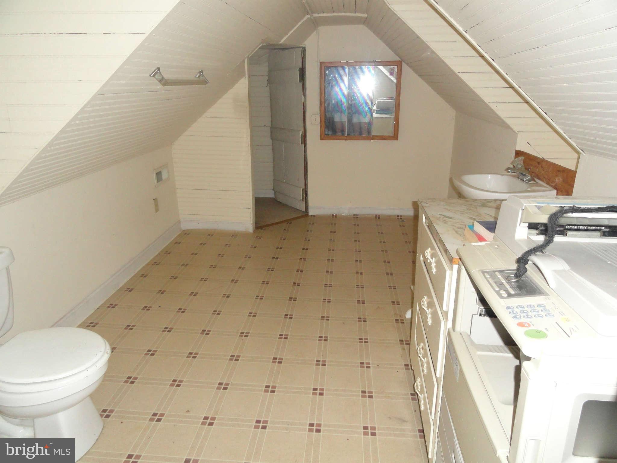 25267 Sparta Road Milford, VA 22514 - Photo 14 of 27 Upper Level Room - 2nd