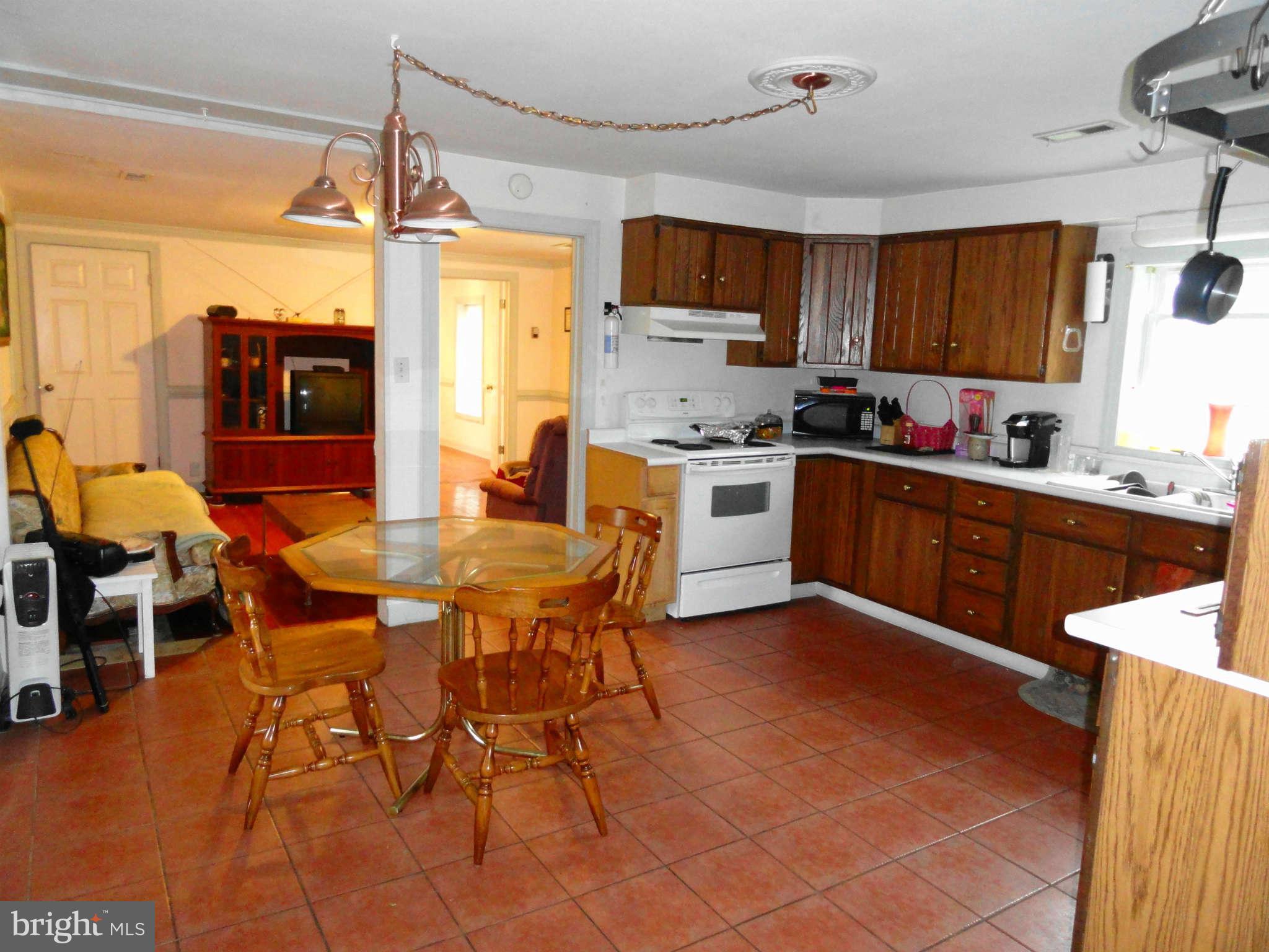 25267 Sparta Road Milford, VA 22514 - Photo 10 of 27 Country Kitchen