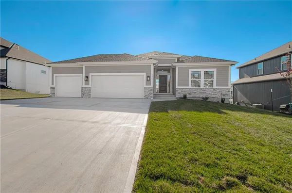 $579,900 | 1015 Poplar Lane, Liberty, MO 64068