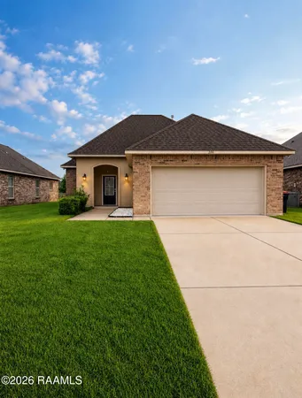 $275,000 | 206 Gray Birch Loop, Youngsville, LA 70592