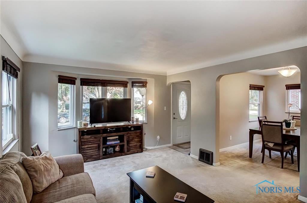 4210 Garrison Road Toledo, OH 43613 - Photo 8 of 36 Gallery Image 8