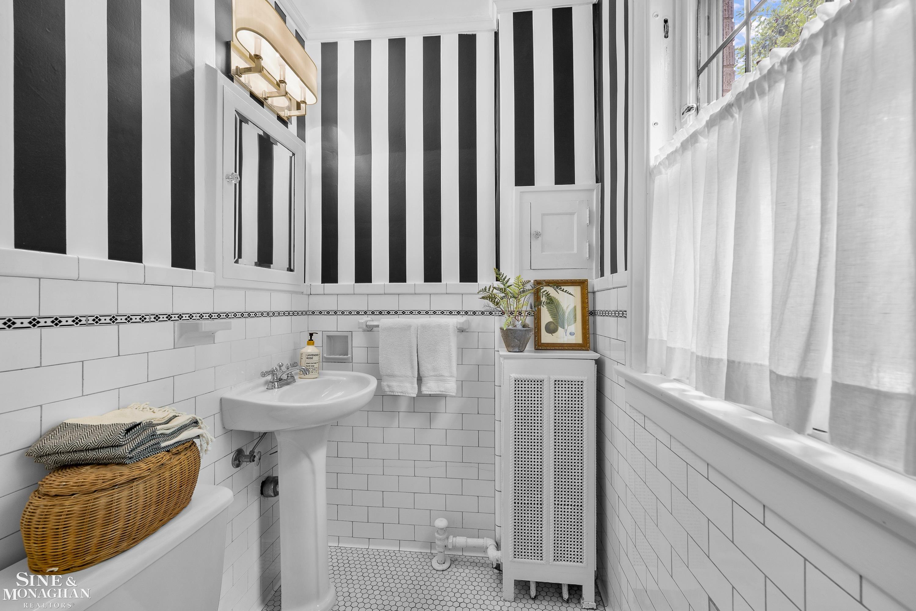 1035 Yorkshire Road Grosse Pointe Park, MI 48230 - Photo 23 of 61