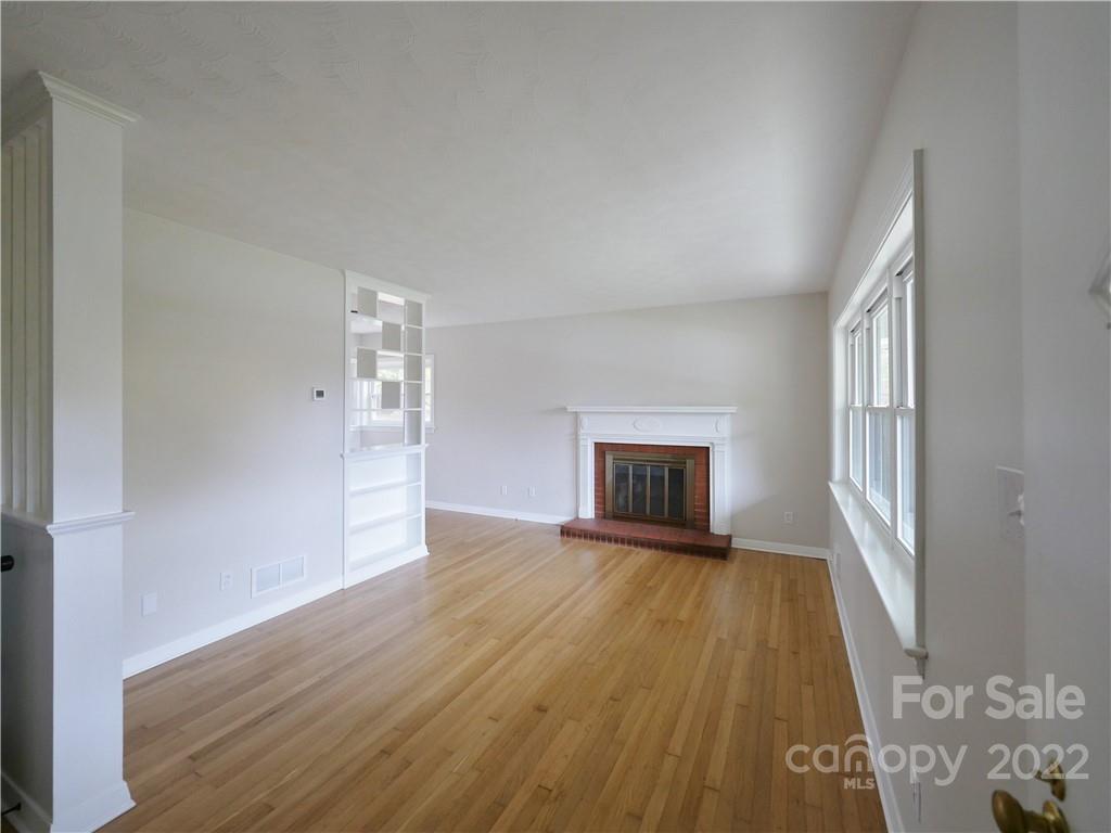 1011 8th Avenue Southwest Conover, NC 28613 - Photo 4 of 20 Gallery Image 4