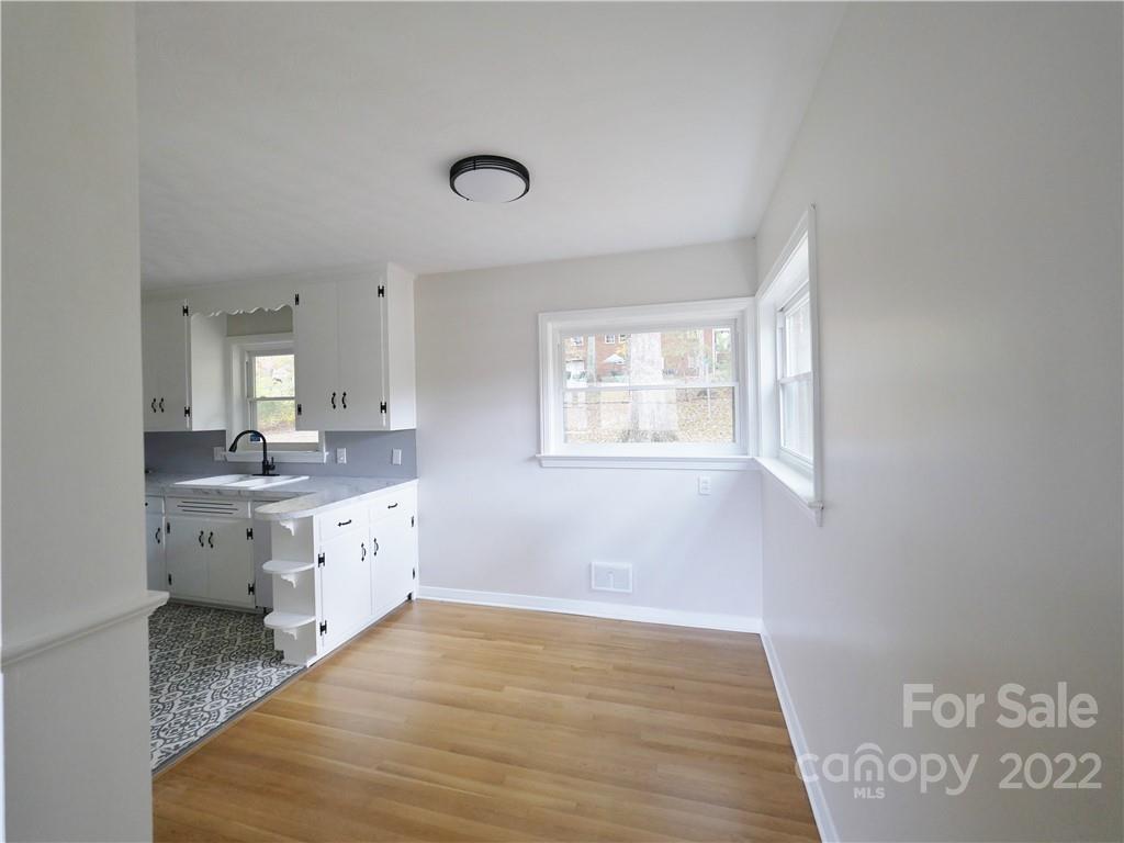 1011 8th Avenue Southwest Conover, NC 28613 - Photo 5 of 20 Gallery Image 5