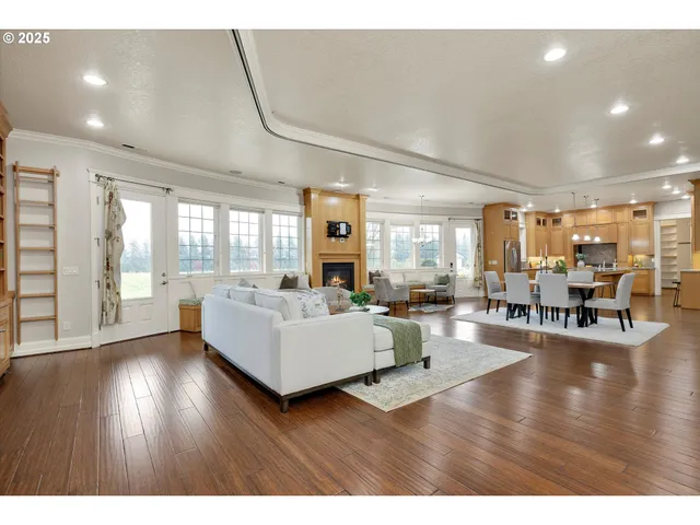 $1,250,000 | 10667 Hovenden Lane Northeast, Woodburn, OR 97071