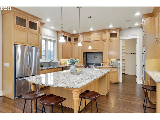 $1,250,000 | 10667 Hovenden Lane Northeast, Woodburn, OR 97071