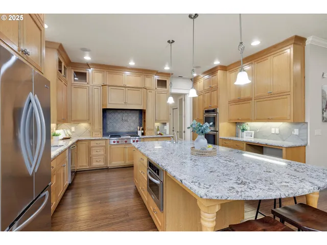 $1,250,000 | 10667 Hovenden Lane Northeast, Woodburn, OR 97071