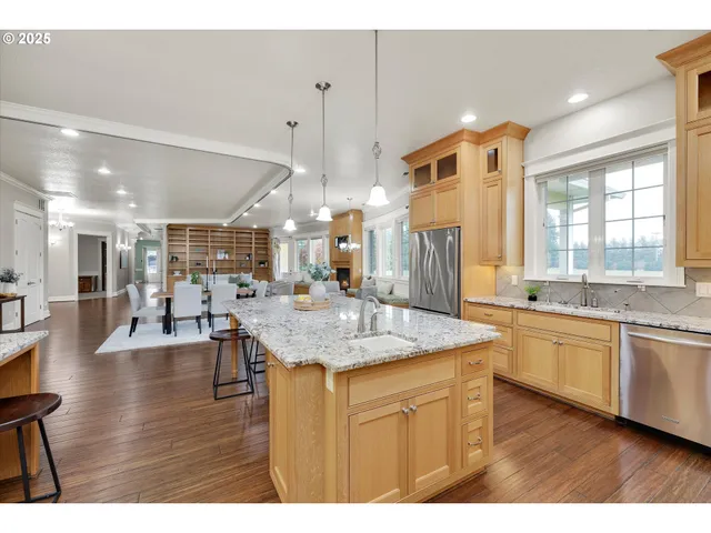 $1,250,000 | 10667 Hovenden Lane Northeast, Woodburn, OR 97071