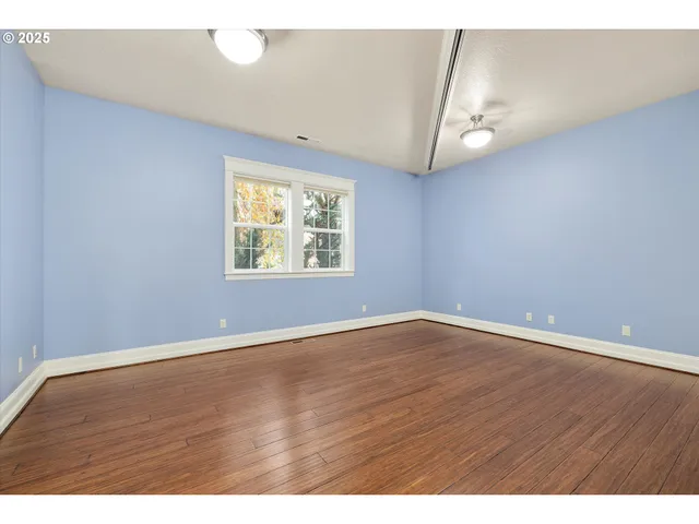 $1,250,000 | 10667 Hovenden Lane Northeast, Woodburn, OR 97071