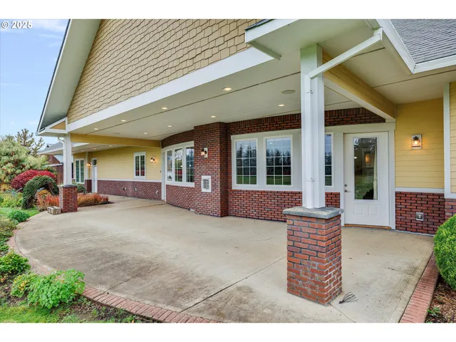 $1,250,000 | 10667 Hovenden Lane Northeast, Woodburn, OR 97071