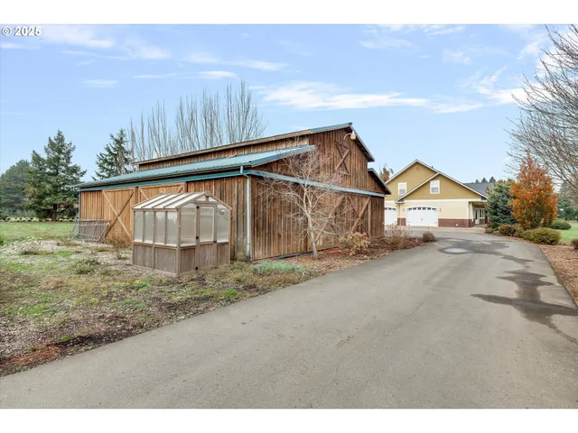 $1,250,000 | 10667 Hovenden Lane Northeast, Woodburn, OR 97071