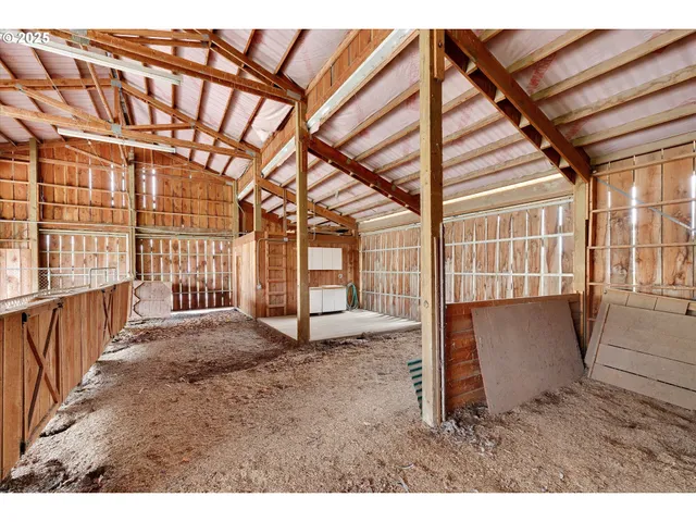 $1,250,000 | 10667 Hovenden Lane Northeast, Woodburn, OR 97071