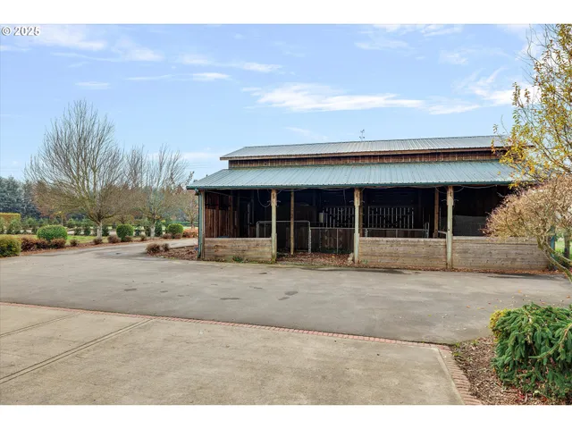 $1,250,000 | 10667 Hovenden Lane Northeast, Woodburn, OR 97071