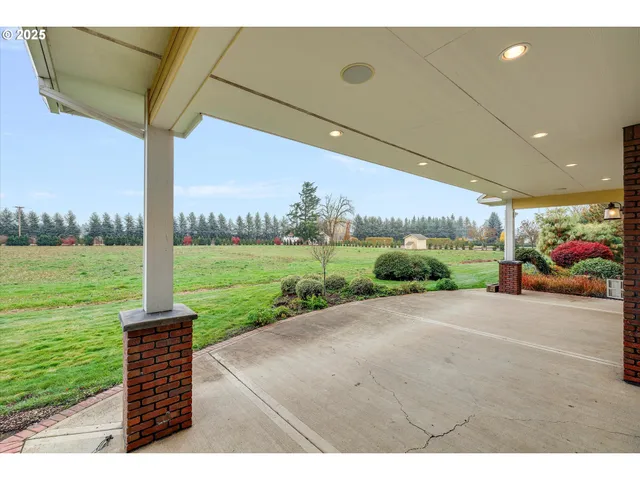 $1,250,000 | 10667 Hovenden Lane Northeast, Woodburn, OR 97071