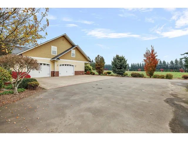 $1,250,000 | 10667 Hovenden Lane Northeast, Woodburn, OR 97071