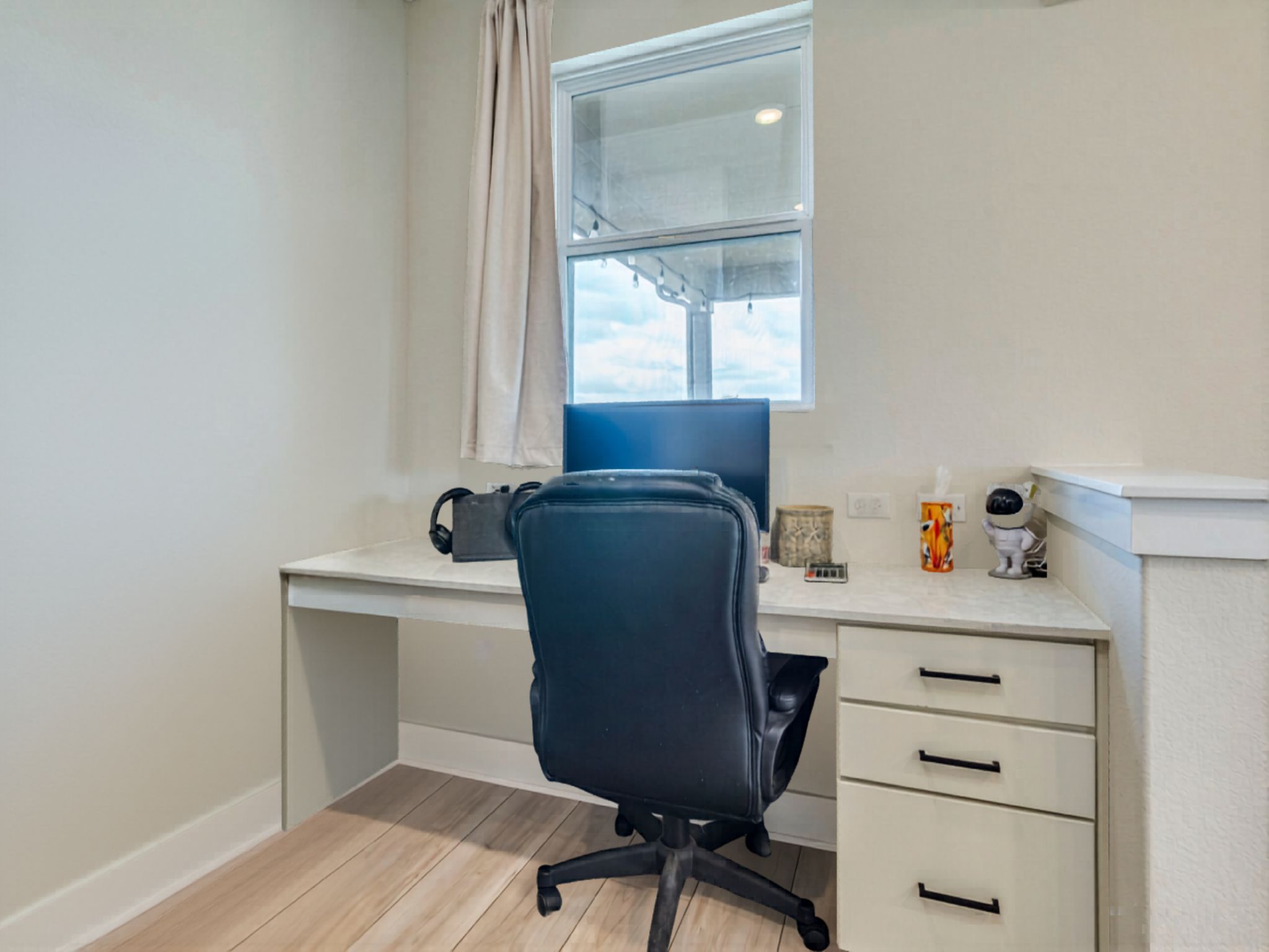 297 Tree Nut Loop Buda, TX 78610 - Photo 9 of 25 2 offices downstairs with views