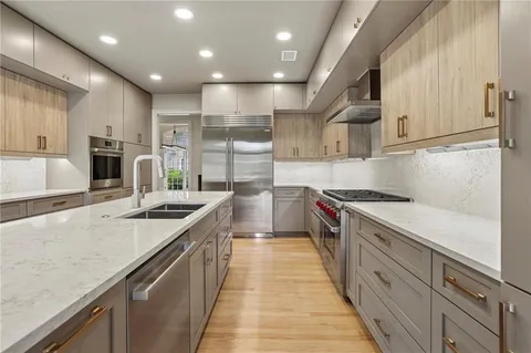 $1,150,000 | 8980 Etching Overlook, Johns Creek, GA 30097