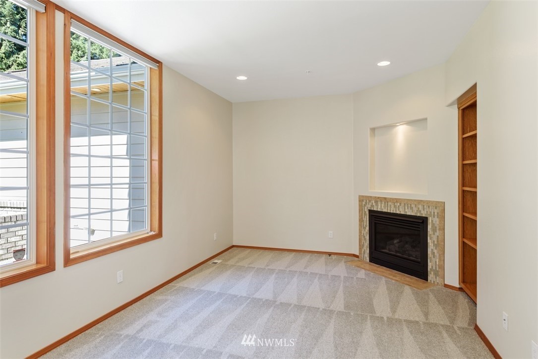 8310 Rim Drive Everett, WA 98208 - Photo 5 of 27 Gallery Image 5