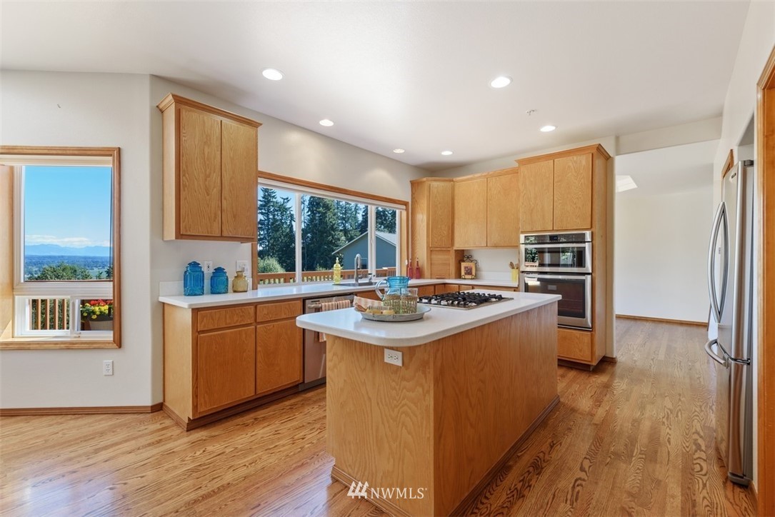 8310 Rim Drive Everett, WA 98208 - Photo 6 of 27 Gallery Image 6