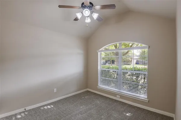 $1,900 | 205 Commonwealth Circle, Waxahachie, TX 75165