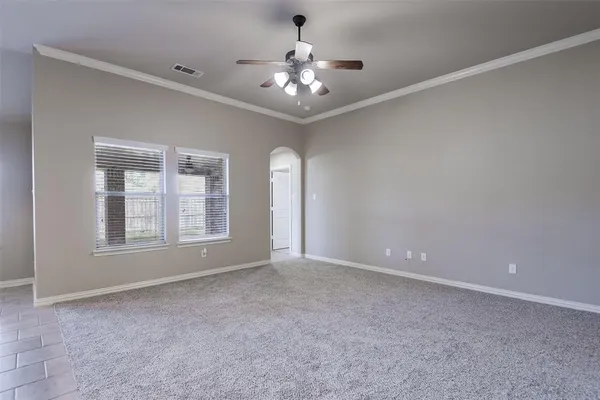 $1,900 | 205 Commonwealth Circle, Waxahachie, TX 75165