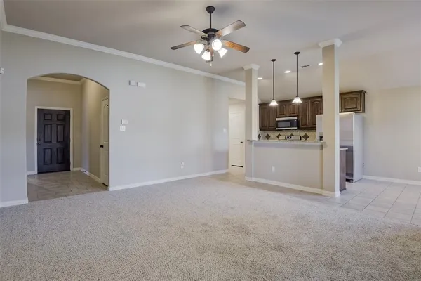 $1,900 | 205 Commonwealth Circle, Waxahachie, TX 75165