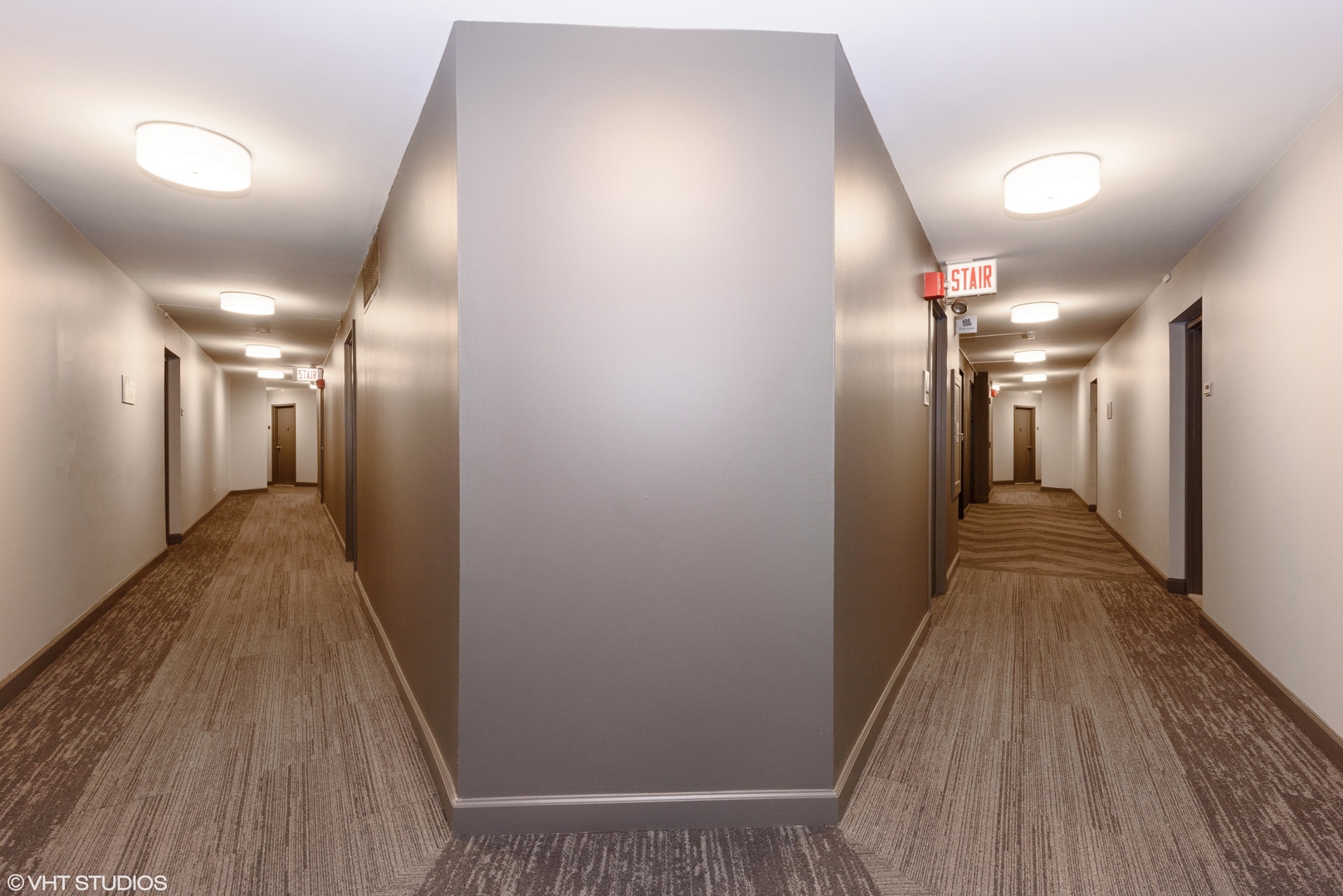 5415 North Sheridan Road, Unit 3814 Chicago, IL 60640 - Photo 4 of 25 a view of a hallway with wooden floor